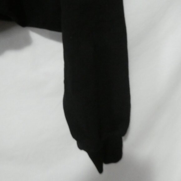 FASHION NOVA | 1X | Black Cropped Hoodie with Butterfly Graphic - Picture 9 of 15